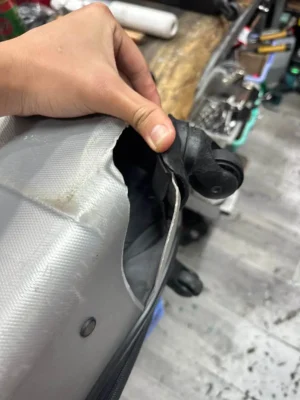 Sửa vali bị vỡ